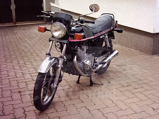 Suzuki 450 Motorrad