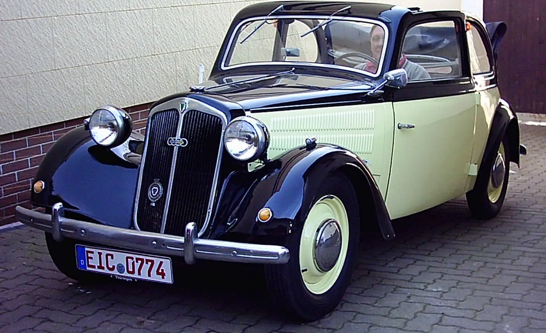 Frontansicht des DKW F8 Meister Super Export