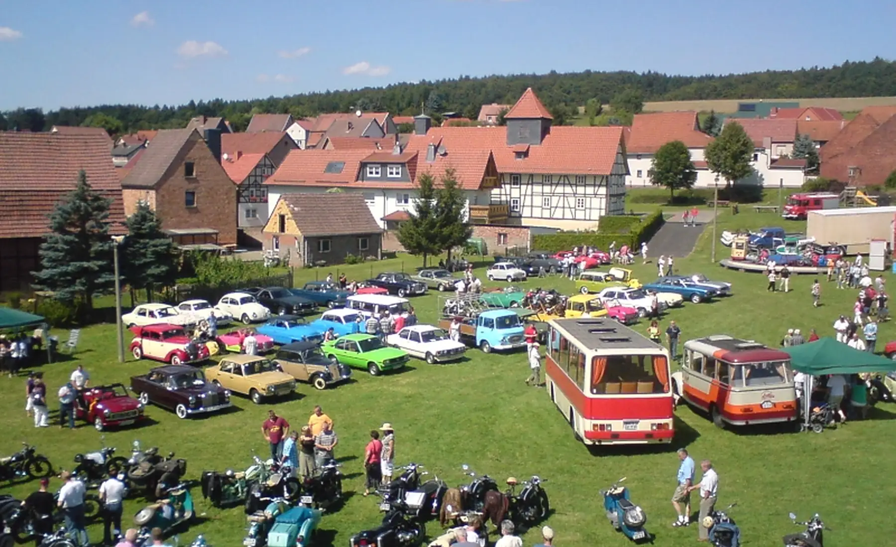 Luftbild des Oldtimertreffens in Gerterode 2009